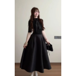 A refined and elegant, elegant and stylish suit