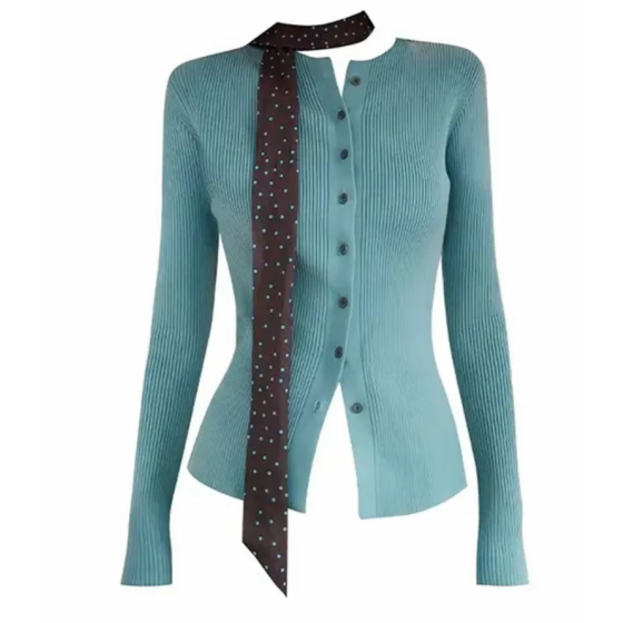 A sweet Korean-style knitted top set